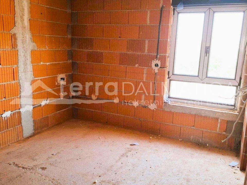 Schöne Wohnung in Tribunj zu verkaufen – Ideal zum Wohnen oder für den Urlaub