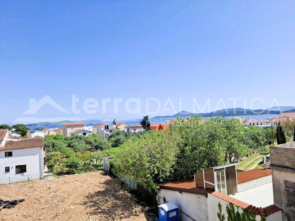 Modernes, geräumiges Apartment in Tribunj – Ideal für eine Familie oder als Touristenvermietung