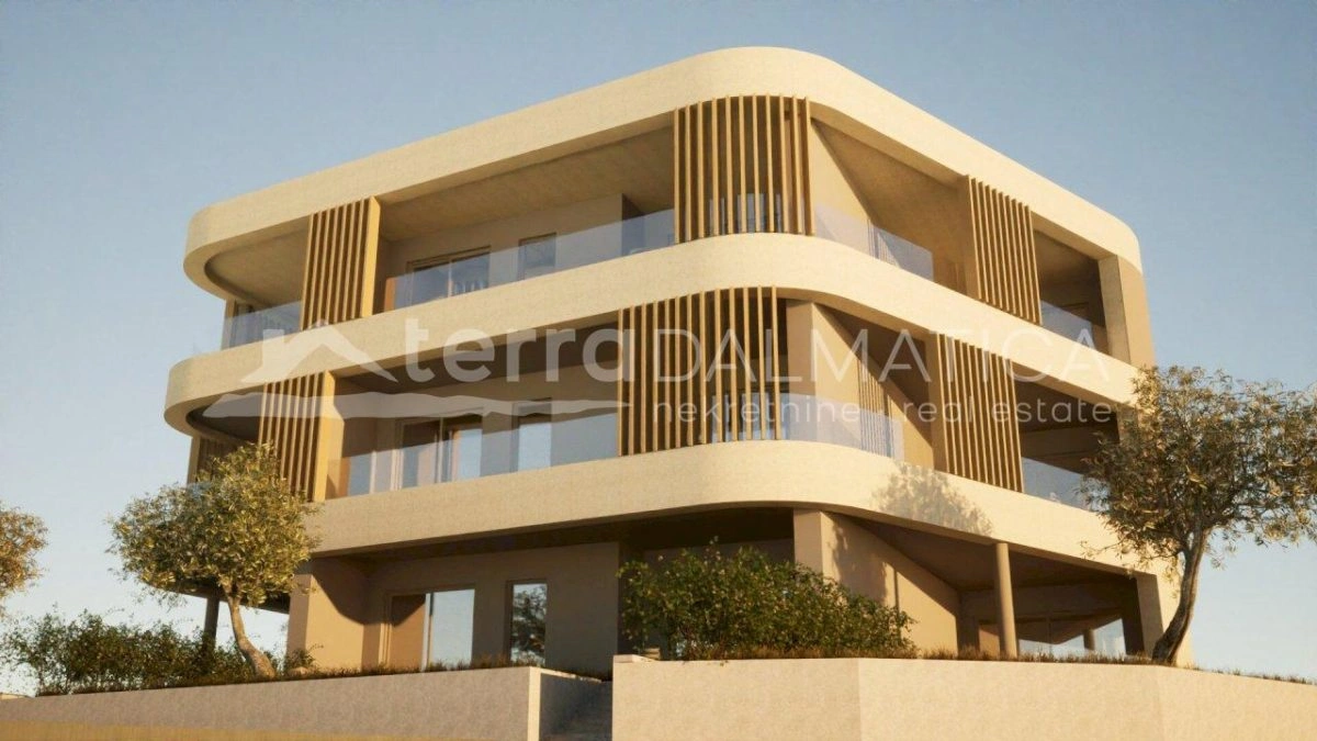 Außergewöhnliche Wohnung in Vodice – zweite Reihe vom Meer mit Terrasse