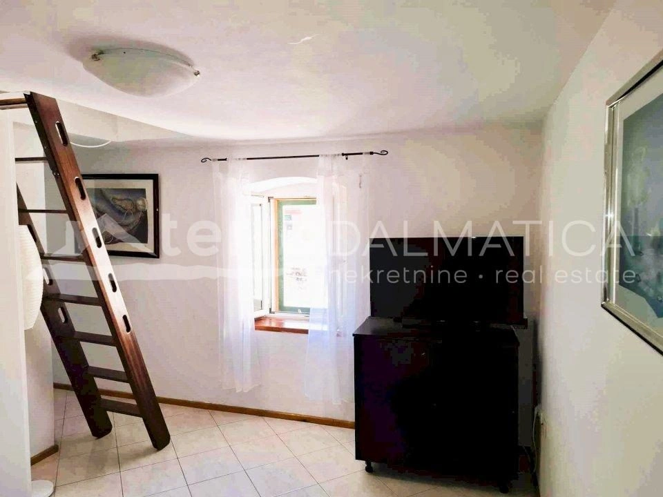 Steinhaus im Herzen der Altstadt von Vodice