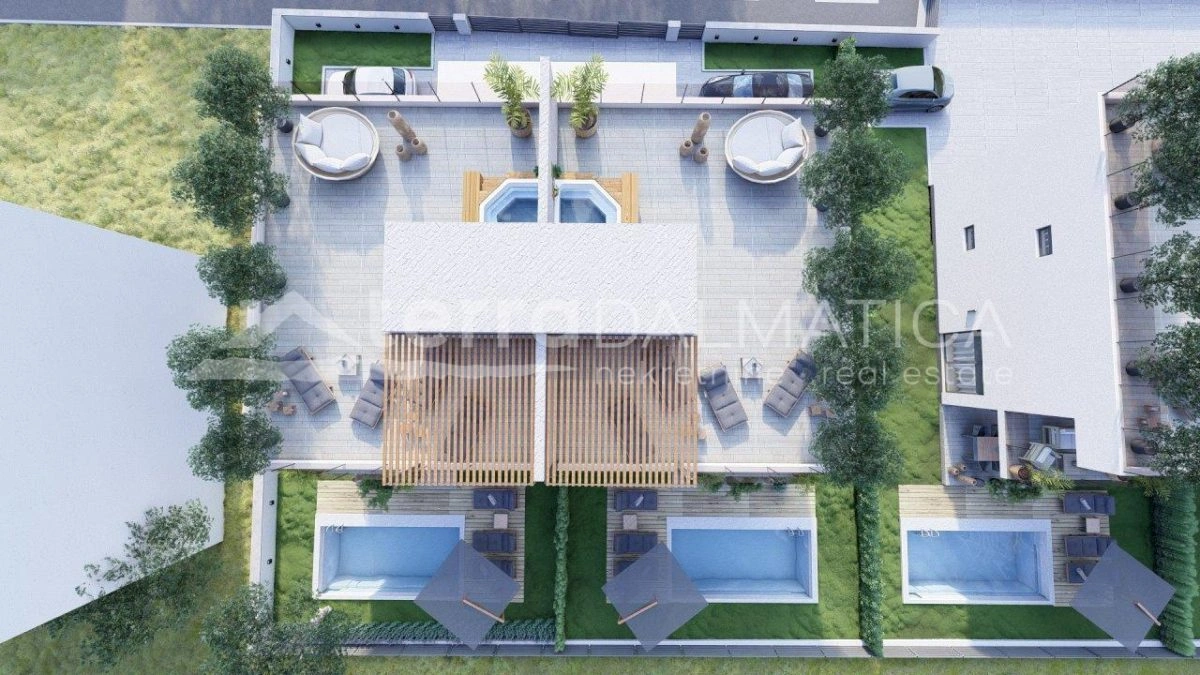 Srima – Moderne Doppelhaushälfte mit Swimmingpool, Garage und Dachterrasse