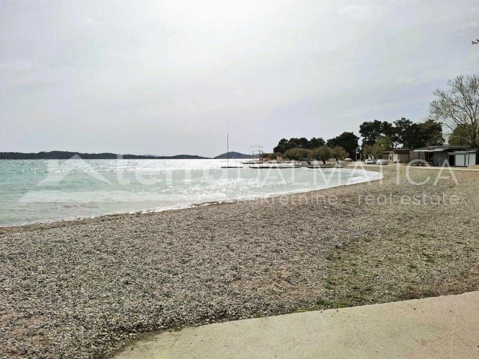 Drei-Zimmer-Wohnung mit Terrassen und Aussicht – Neubau in Vodice