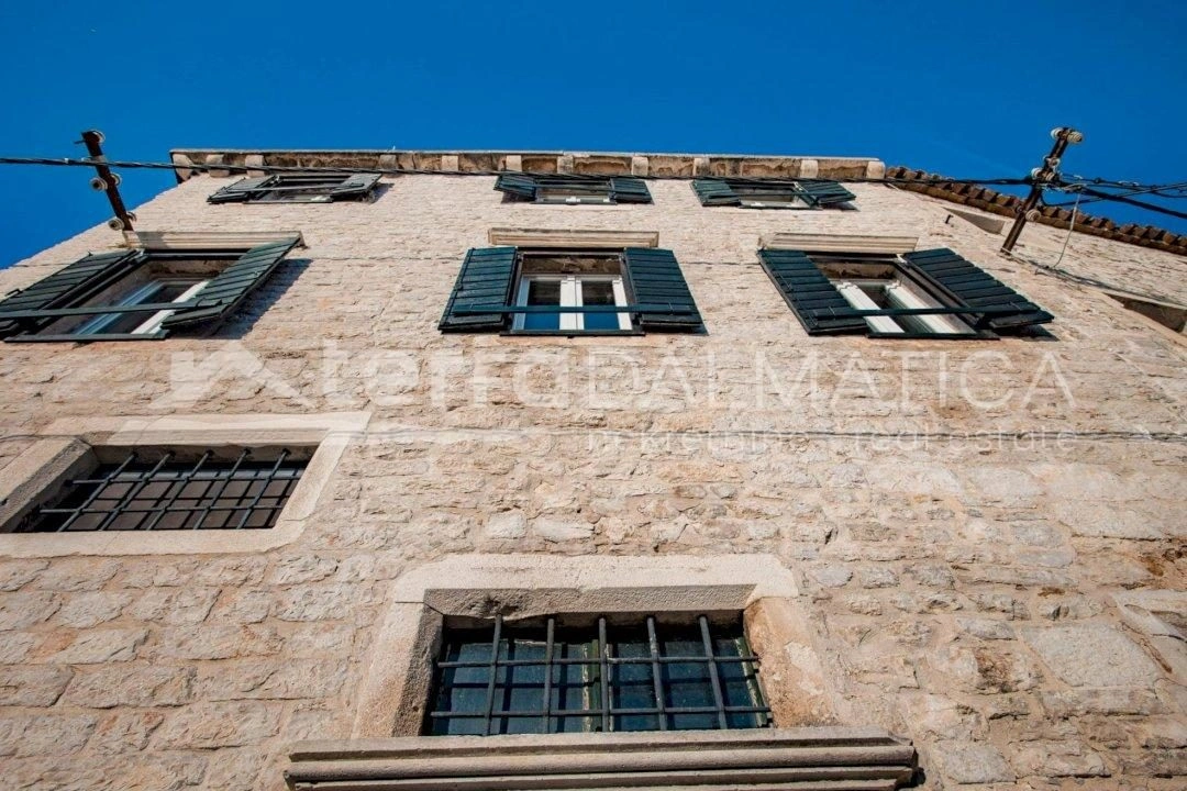 Historischer Palast mit Garten im Herzen von Šibenik