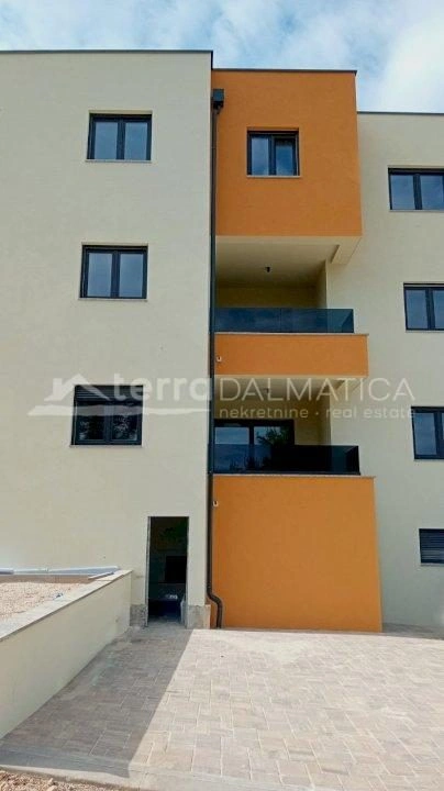 Žaborić – Zwei-Zimmer-Wohnung mit Loggia in einem Neubau