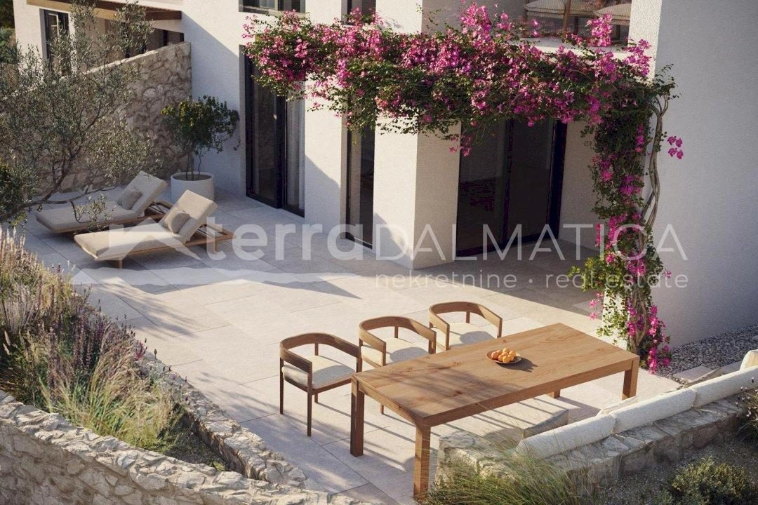 Dom w Vodicach – nowy budynek z widokiem na morze