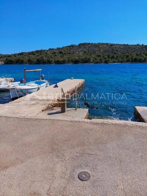 Kaprije ohne Sorgen – renoviertes Haus mit Terrasse und Garten für Meeresliebhaber