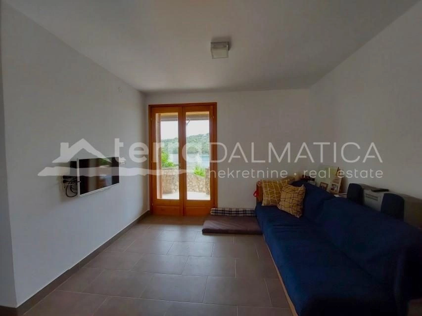 Kaprije ohne Sorgen – renoviertes Haus mit Terrasse und Garten für Meeresliebhaber