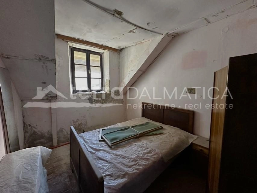 Authentisches Steinhaus im Herzen von Prvić, nahe dem Meer