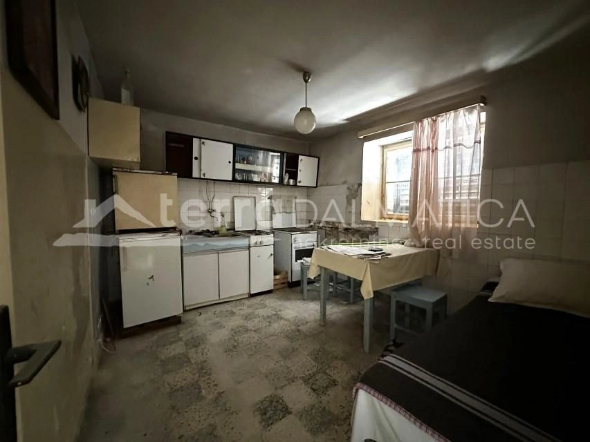 Authentisches Steinhaus im Herzen von Prvić, nahe dem Meer