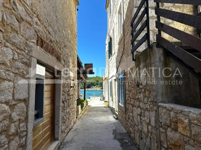 Authentisches Steinhaus im Herzen von Prvić, nahe dem Meer