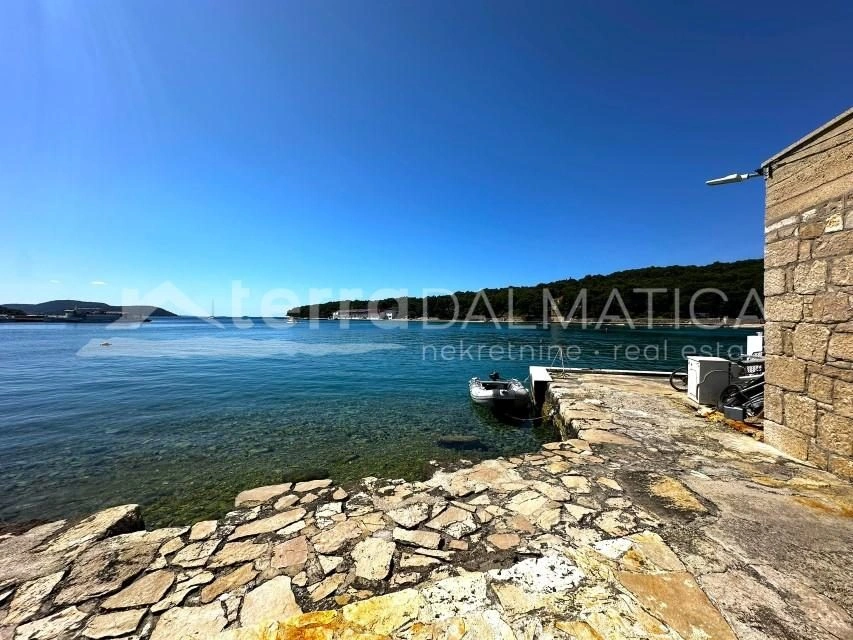 Authentisches Steinhaus im Herzen von Prvić, nahe dem Meer