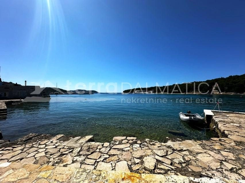 Authentisches Steinhaus im Herzen von Prvić, nahe dem Meer