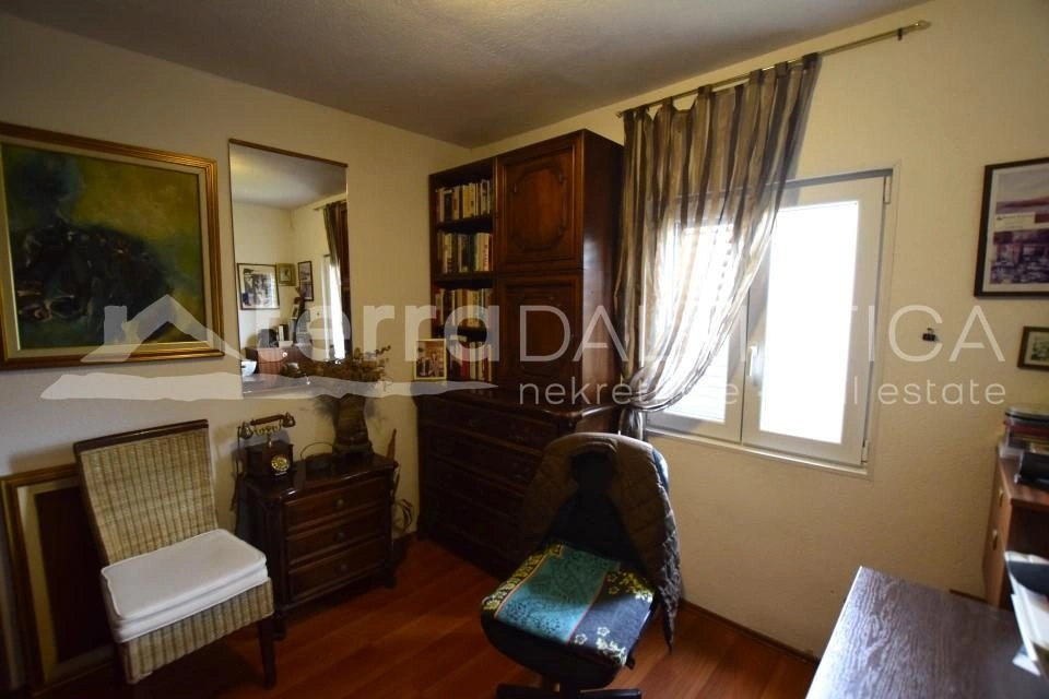 Haus mit Charakter – 6 Zimmer, 3 Terrassen, ein riesiger Garten und das Meer in unmittelbarer Nähe (100 m)!