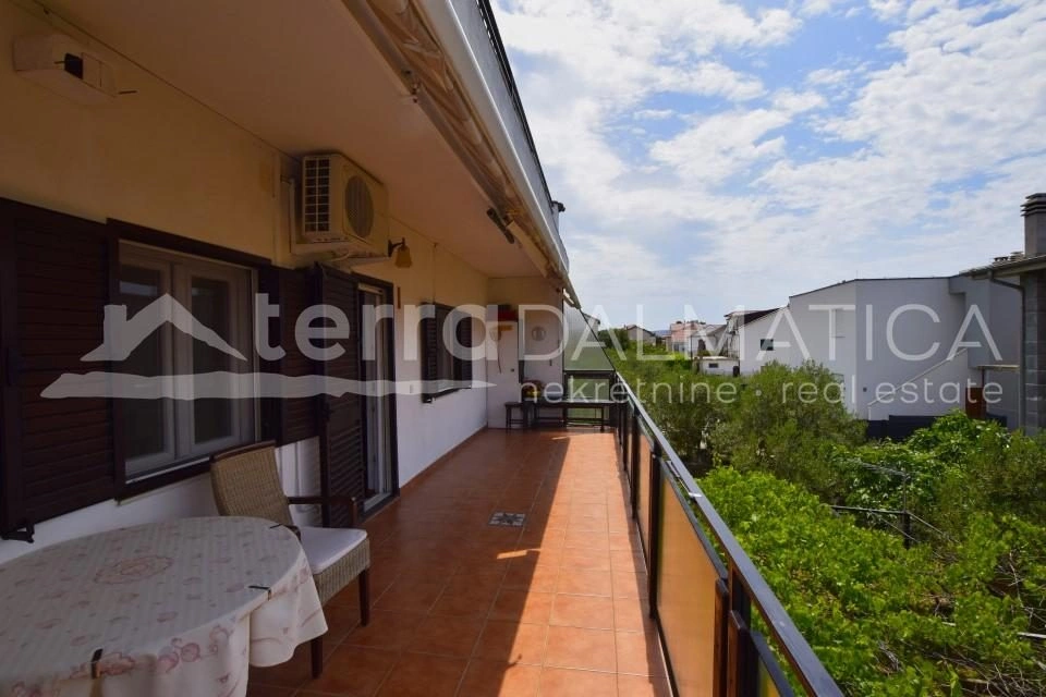 Haus mit Charakter – 6 Zimmer, 3 Terrassen, ein riesiger Garten und das Meer in unmittelbarer Nähe (100 m)!