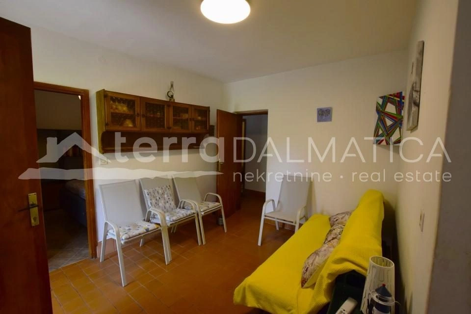 Haus mit Charakter – 6 Zimmer, 3 Terrassen, ein riesiger Garten und das Meer in unmittelbarer Nähe (100 m)!