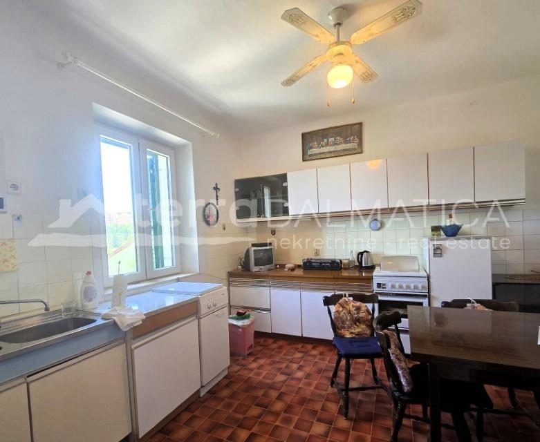 Wohnung mit Meerblick zu verkaufen – Mandalina, Šibenik