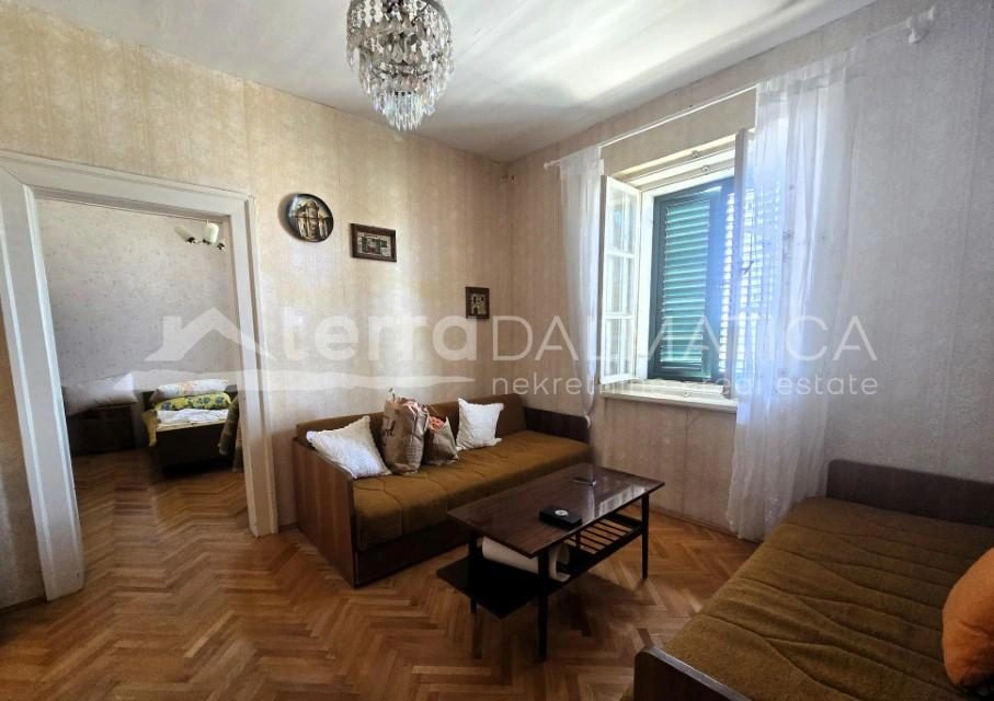 Wohnung mit Meerblick zu verkaufen – Mandalina, Šibenik