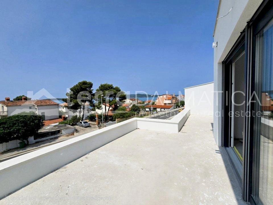 Penthouse mit Meerblick in Brodarica
