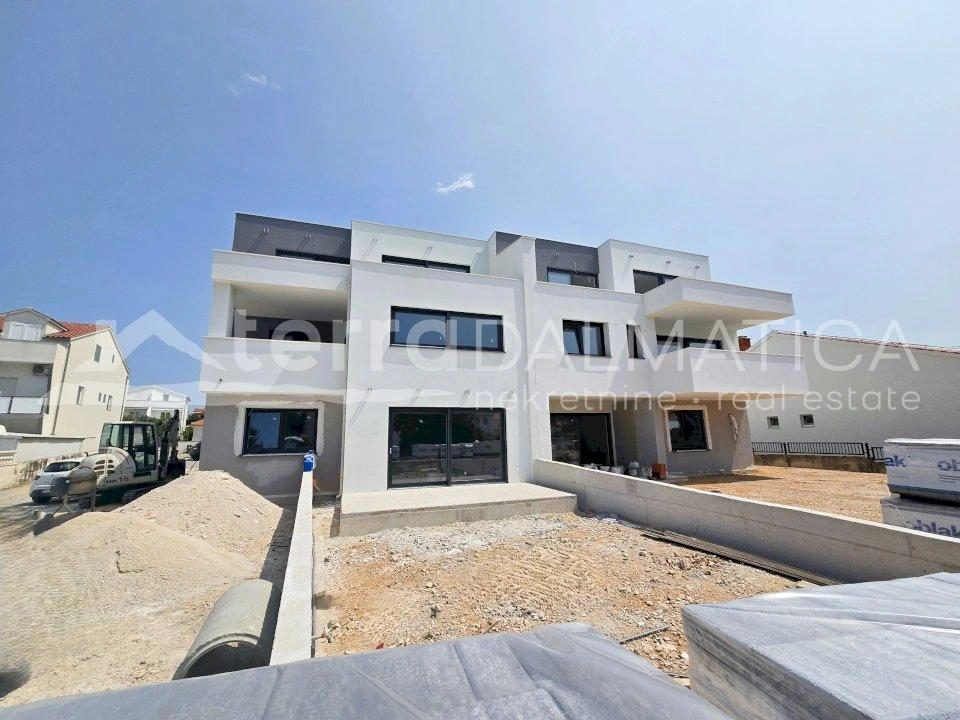 Penthouse mit Meerblick in Brodarica