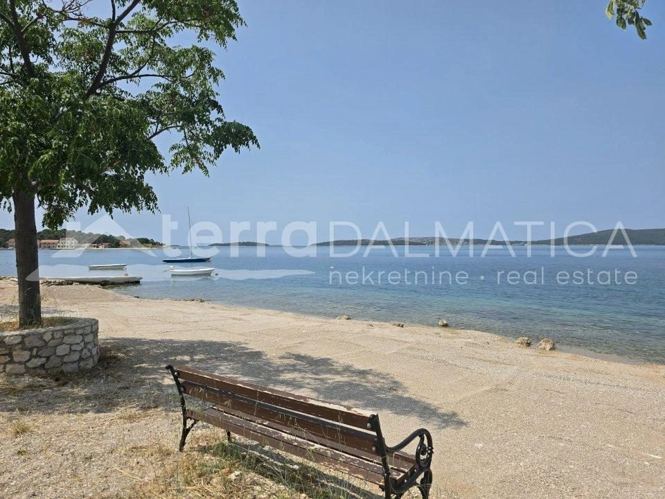 Penthouse mit Meerblick in Brodarica