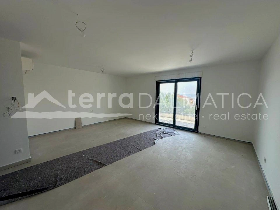 Čiovo – Zwei-Zimmer-Wohnung mit hochwertiger Ausstattung, 2 Balkonen und dem Meer zum Greifen nah