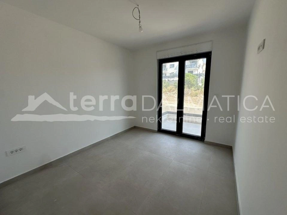 Čiovo – Zwei-Zimmer-Wohnung mit hochwertiger Ausstattung, 2 Balkonen und dem Meer zum Greifen nah