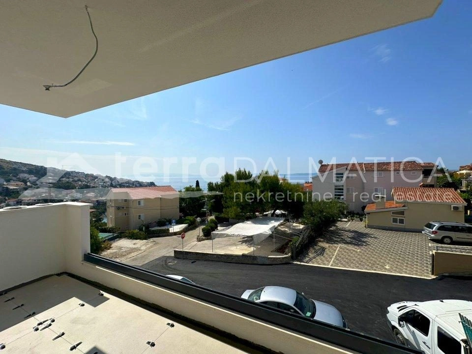 Luxuswohnung nur 150 m vom Meer – Smart-Home, 2 Schlafzimmer, Balkon, Fußbodenheizung & Aufzug!