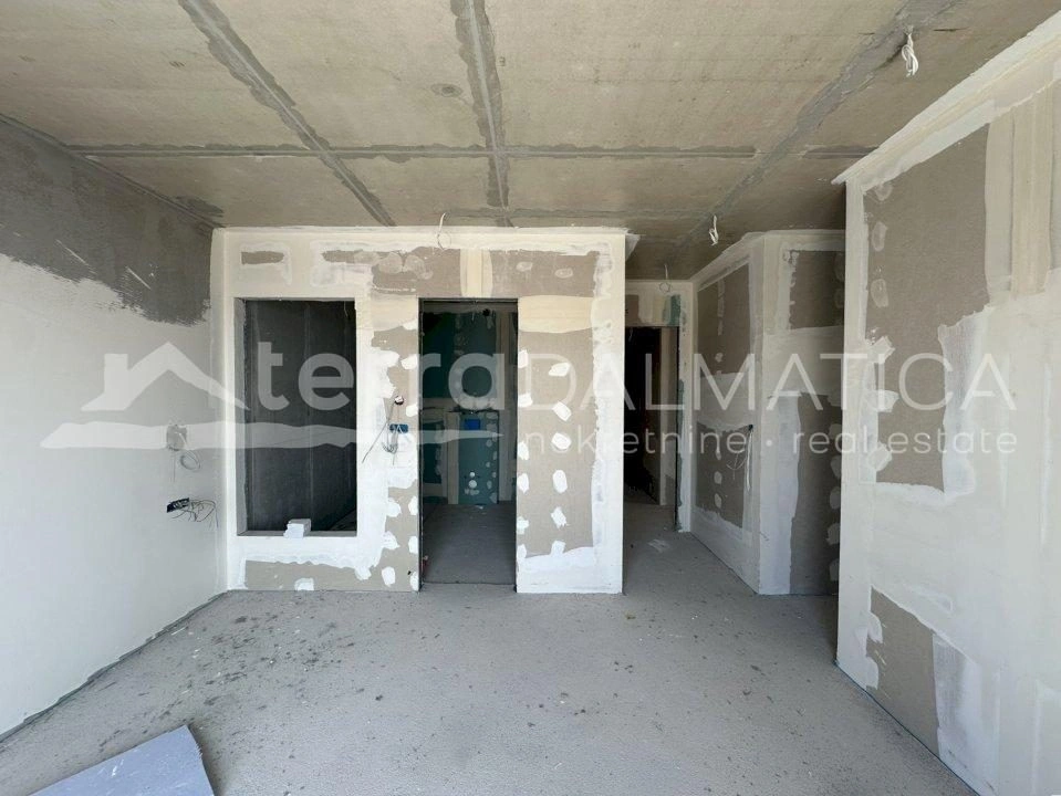 Exklusive Immobilie bei Trogir – Modernes Penthouse mit Terrassen, Ausblick und privatem Lift nur für Sie