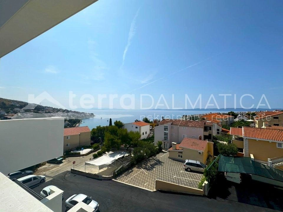 Exklusive Immobilie bei Trogir – Modernes Penthouse mit Terrassen, Ausblick und privatem Lift nur für Sie