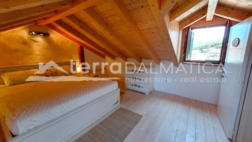 Rustikaler Zauber auf Hvar – erleben Sie authentisches Dalmatien in einer Steinvilla mit Pool und einzigartigem Stil