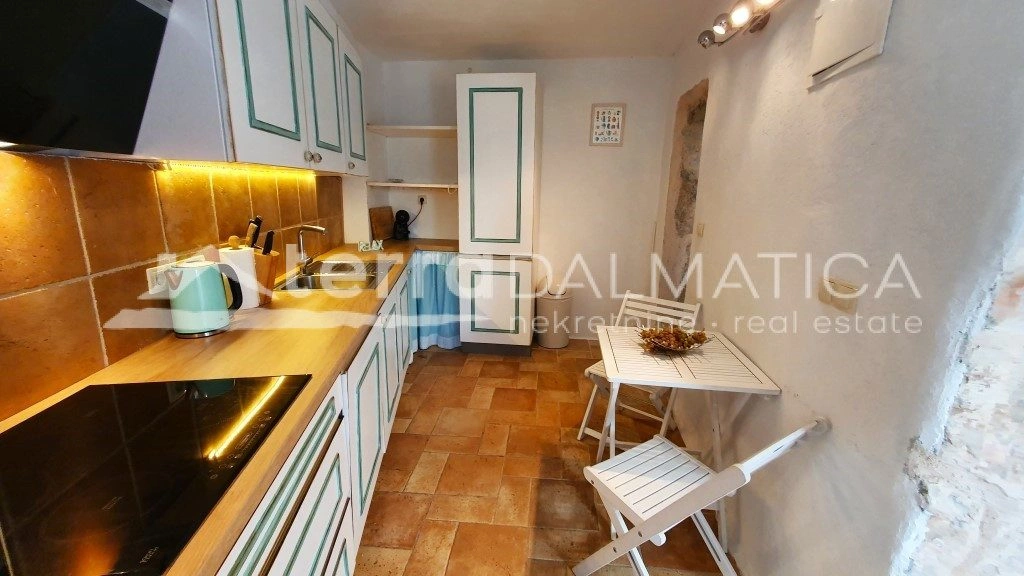 Rustikaler Zauber auf Hvar – erleben Sie authentisches Dalmatien in einer Steinvilla mit Pool und einzigartigem Stil