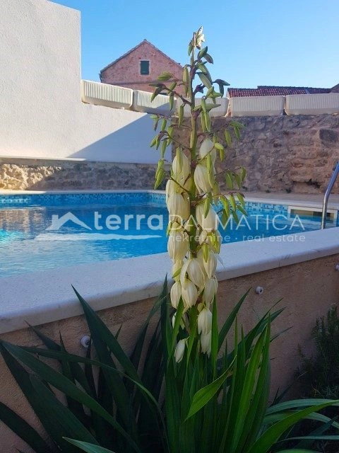 Rustikaler Zauber auf Hvar – erleben Sie authentisches Dalmatien in einer Steinvilla mit Pool und einzigartigem Stil