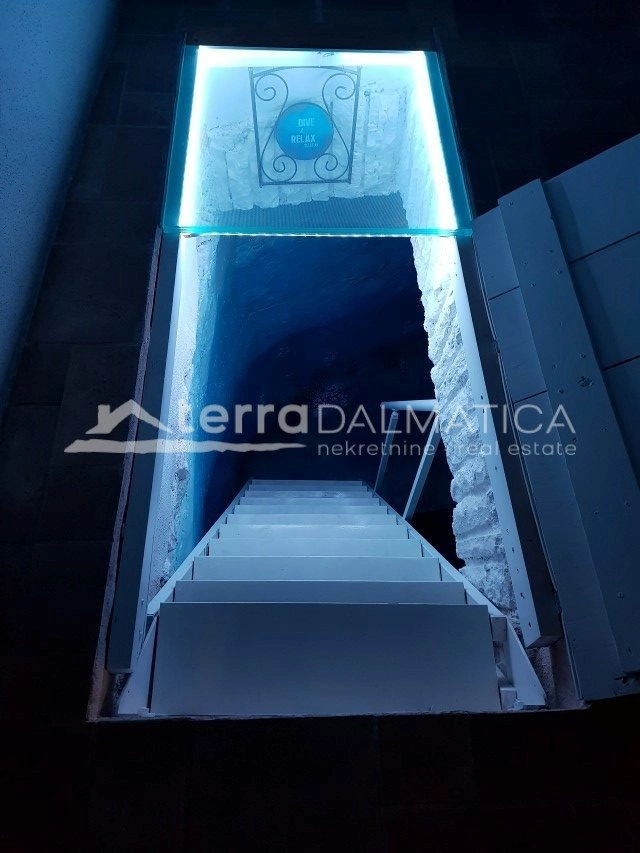 Rustikaler Zauber auf Hvar – erleben Sie authentisches Dalmatien in einer Steinvilla mit Pool und einzigartigem Stil