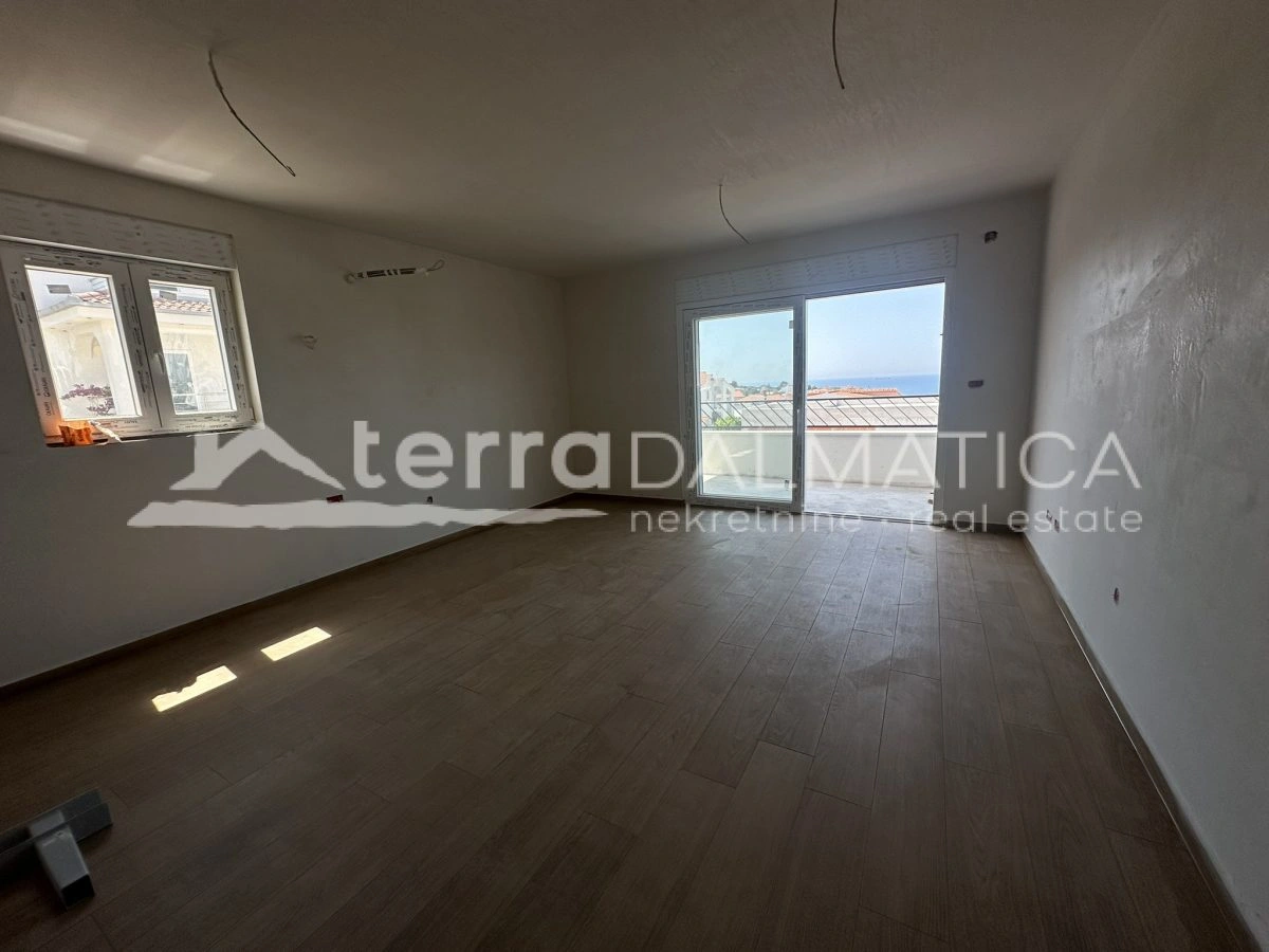 Wohnung mit Terrasse und Meerblick in der Nähe von Rogoznica