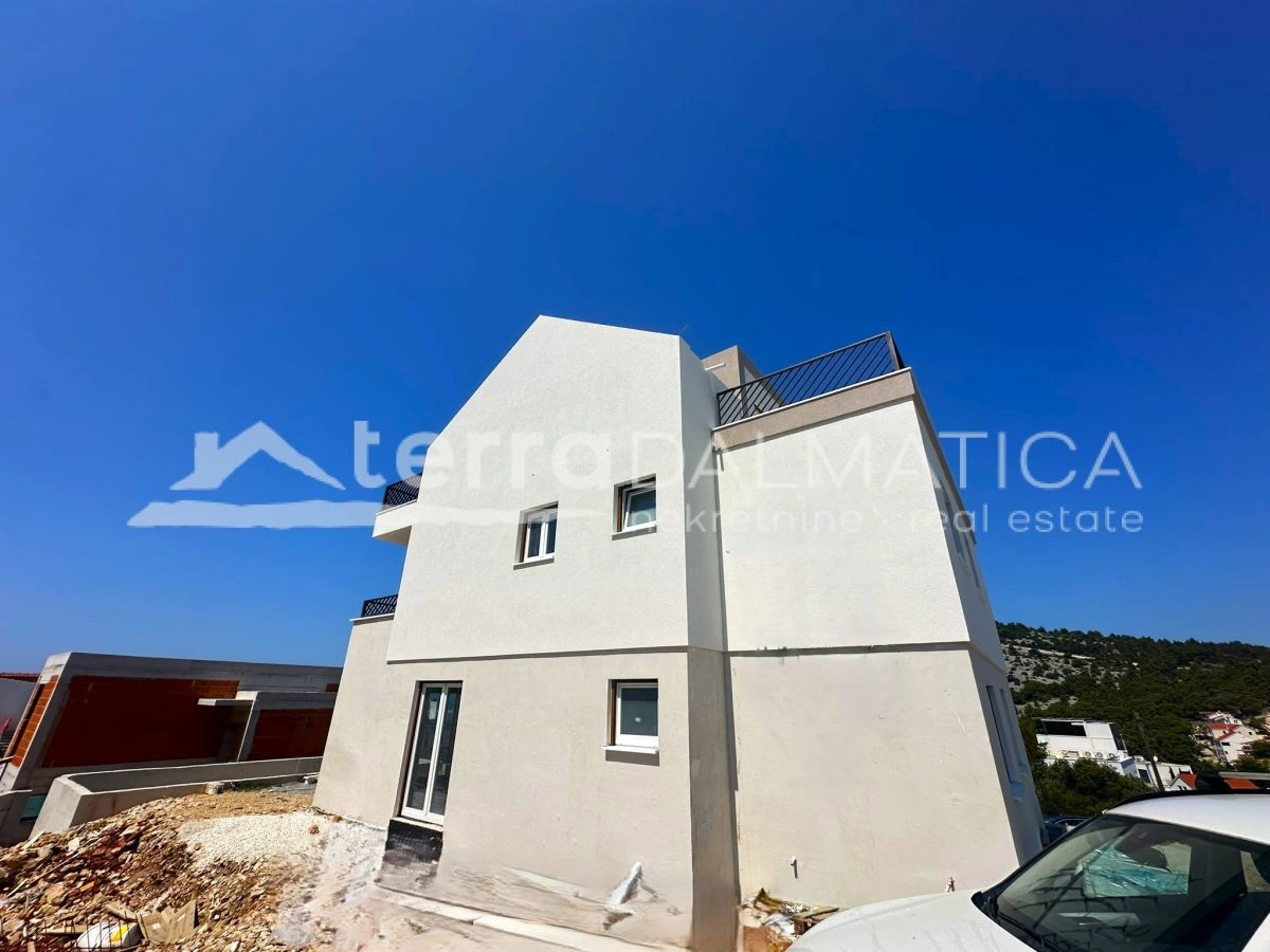 Rogoznica Bereich, Wohnung mit drei Terrassen und Meerblick