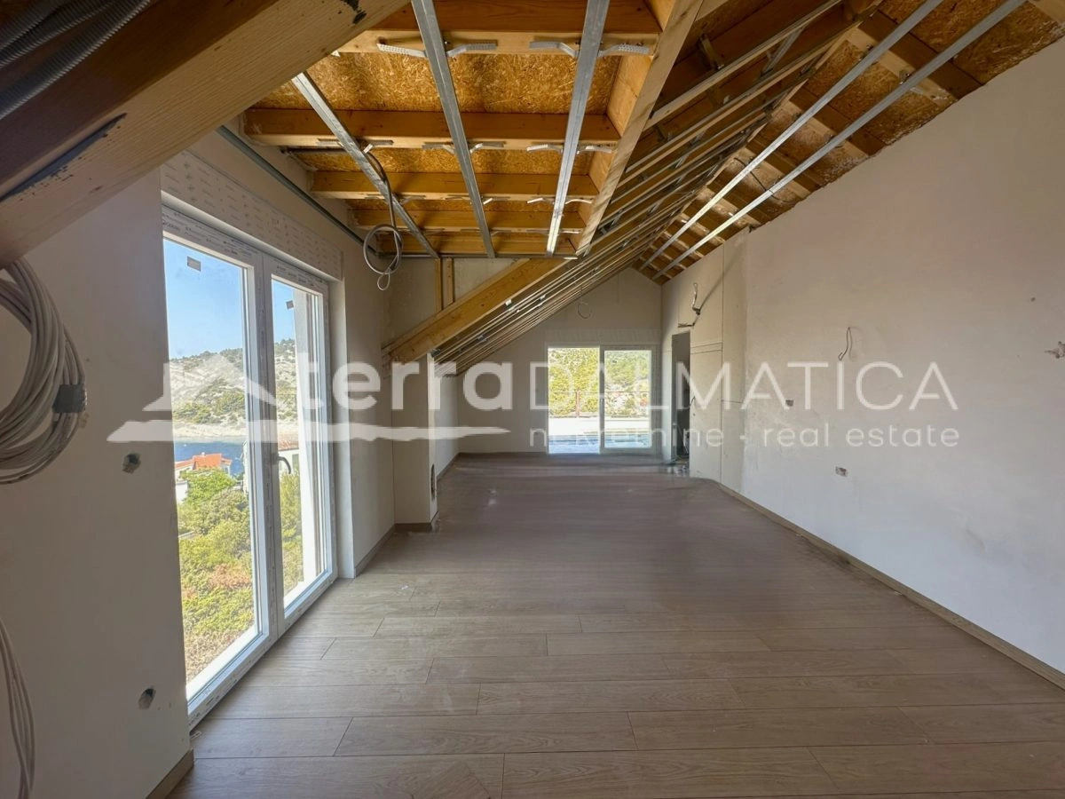 Rogoznica Bereich, Wohnung mit drei Terrassen und Meerblick