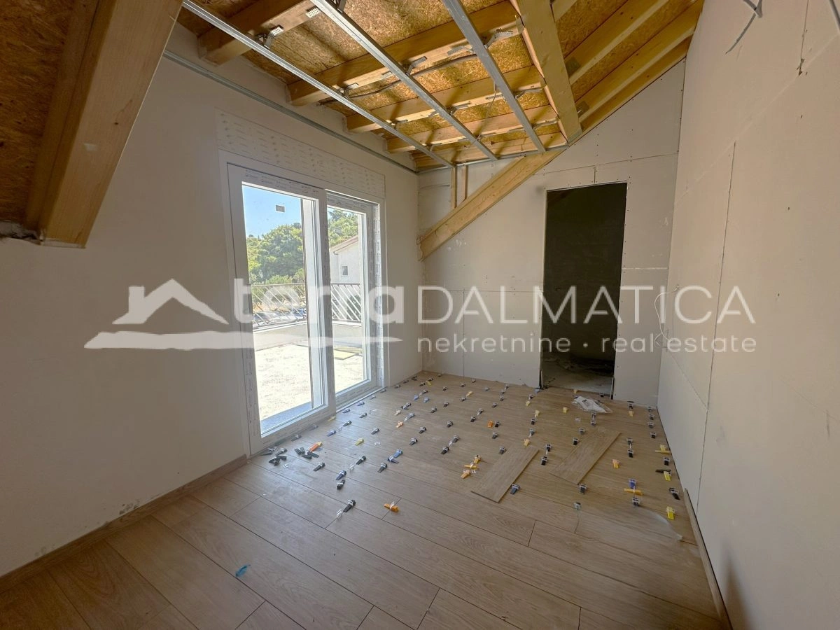 Rogoznica Bereich, Wohnung mit drei Terrassen und Meerblick