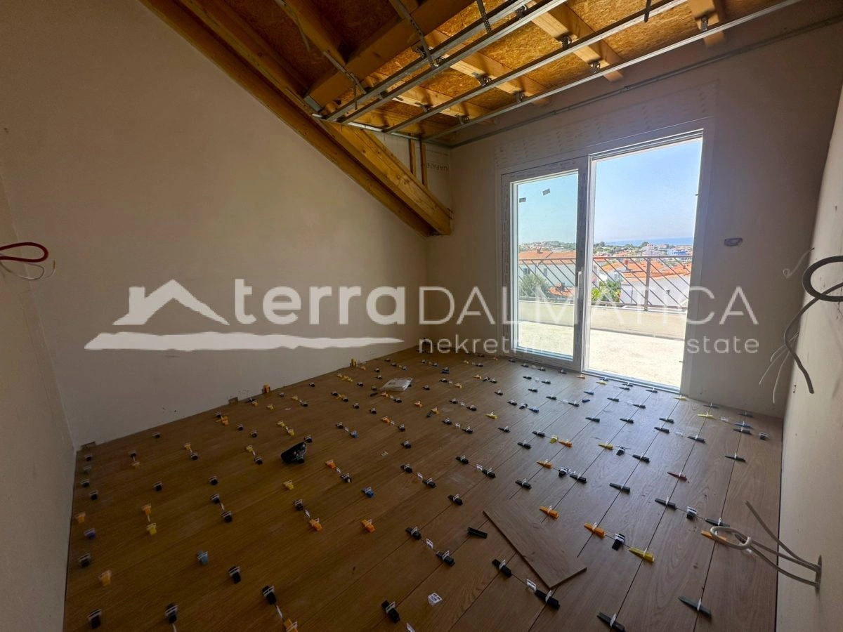 Rogoznica Bereich, Wohnung mit drei Terrassen und Meerblick