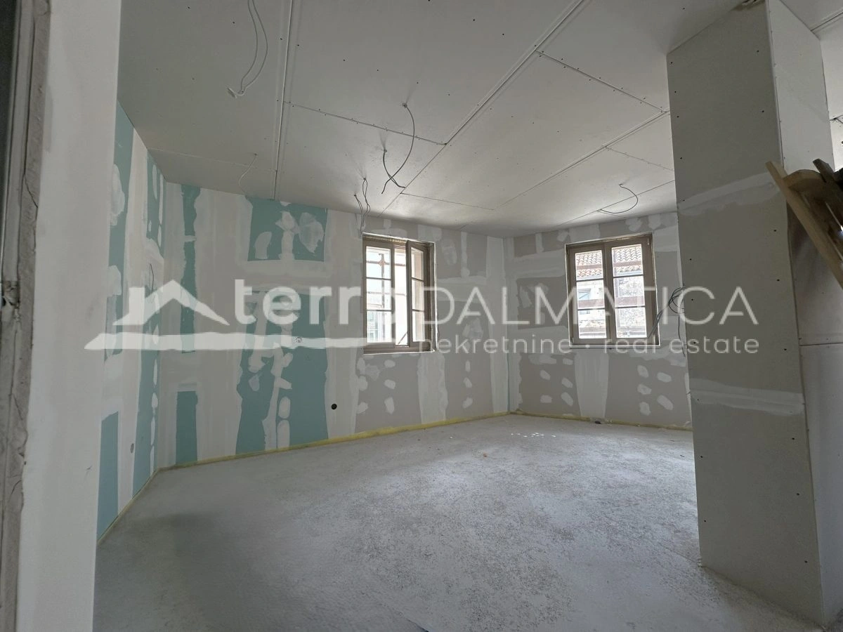 Luxuriöse Wohnung in Šibenik – NEUBAU direkt am Wasser