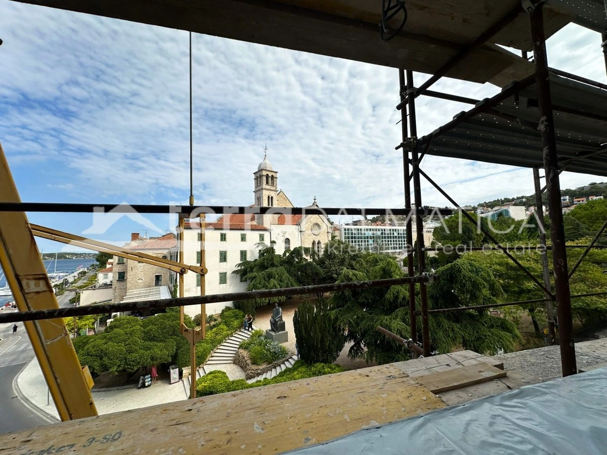Šibeniks Uferpromenade in Ihrem Wohnzimmer - eine Wohnung mit der schönsten Aussicht der Stadt
