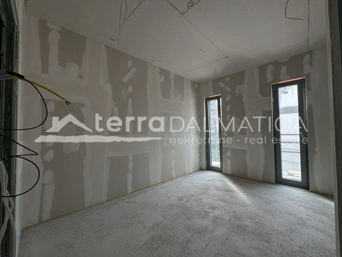 Top-Lage, Top-Wohnung - Garage und Loggia am Sibenik-Ufer