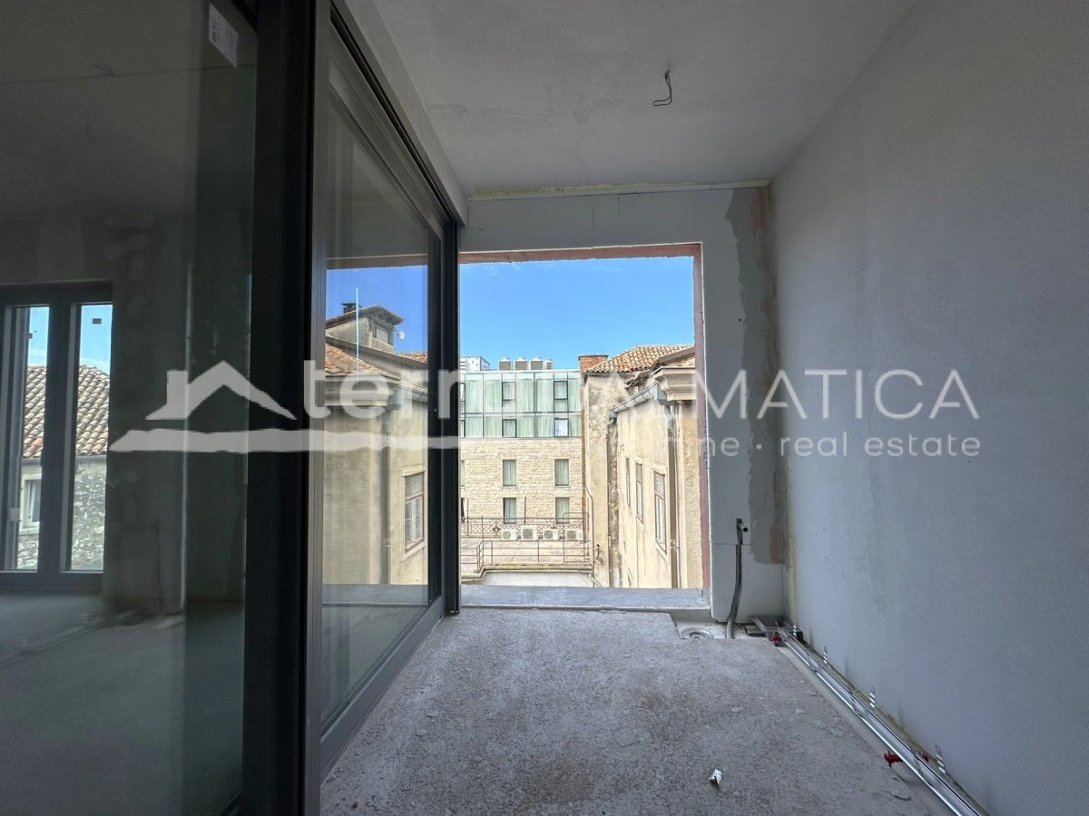 Top-Lage, Top-Wohnung - Garage und Loggia am Sibenik-Ufer