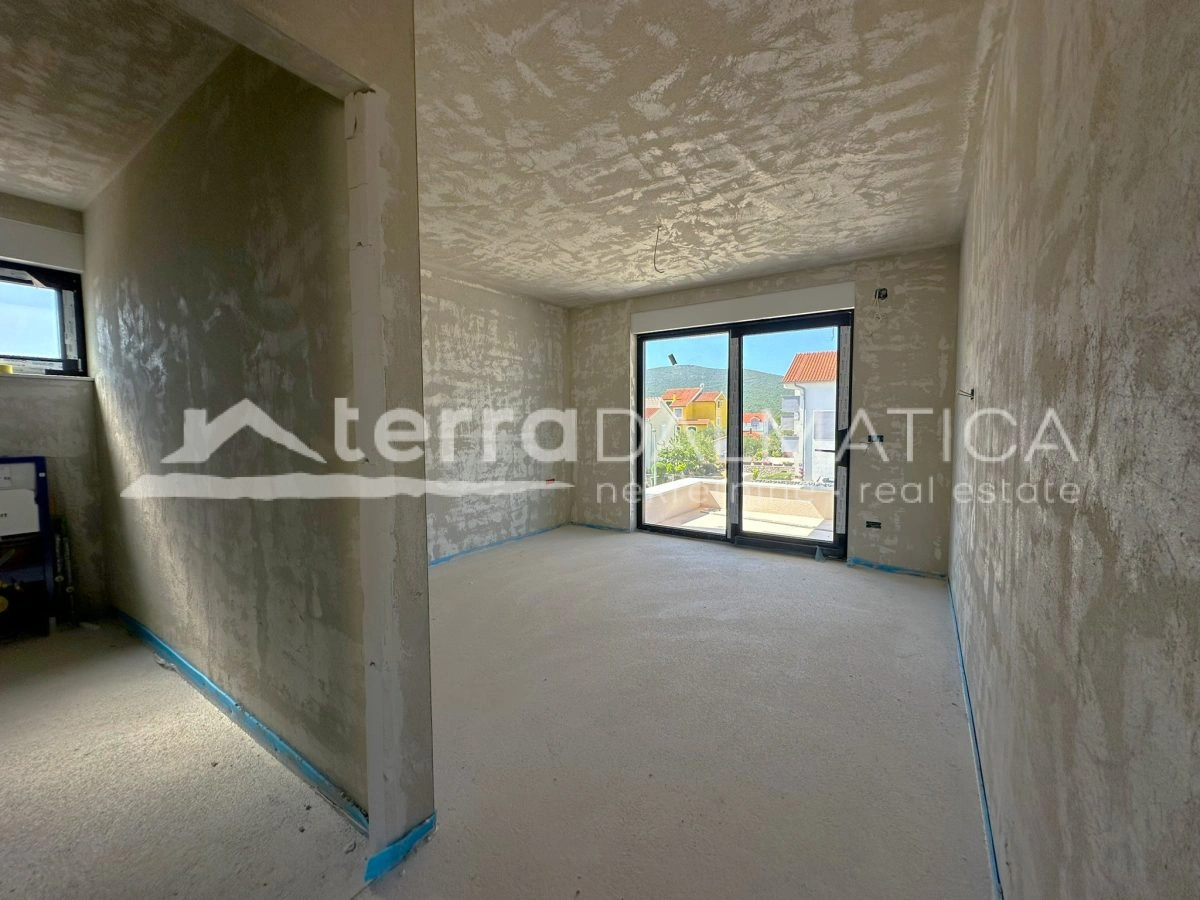 Umgebung von Sibenik, moderne Villa in der Nähe des Nationalparks Krka