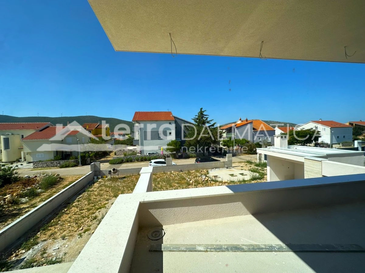 Umgebung von Sibenik, moderne Villa in der Nähe des Nationalparks Krka