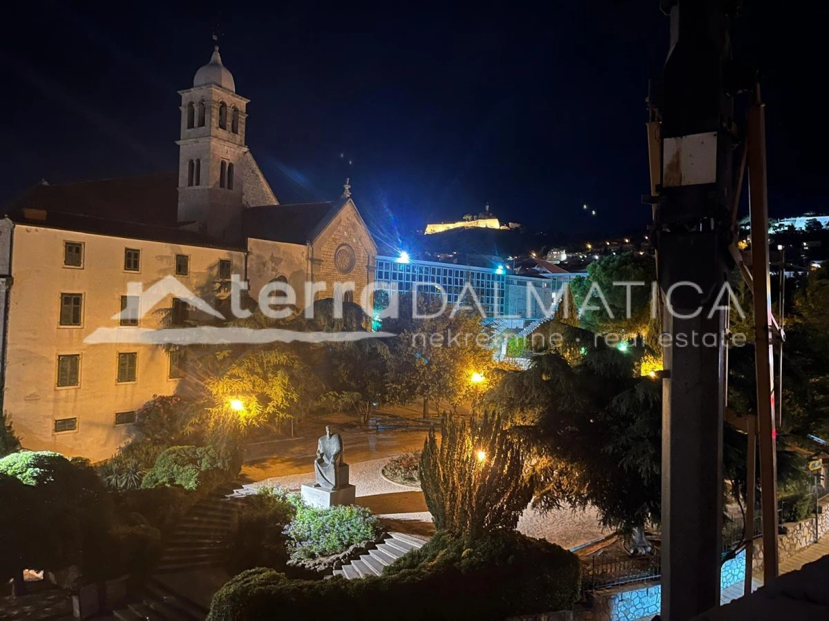 Šibeniks Uferpromenade in Ihrem Wohnzimmer - eine Wohnung mit der schönsten Aussicht der Stadt