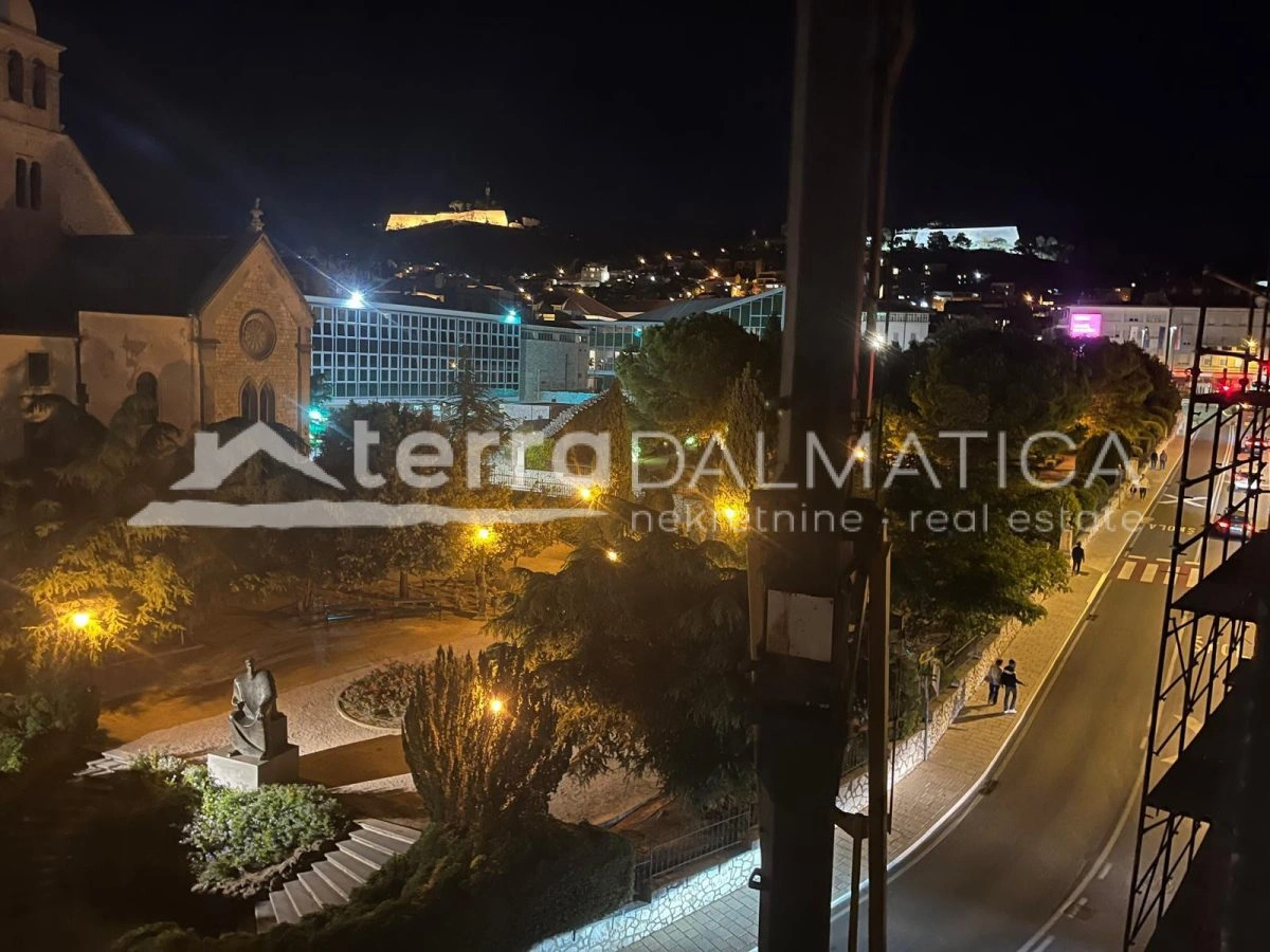 Šibeniks Uferpromenade in Ihrem Wohnzimmer - eine Wohnung mit der schönsten Aussicht der Stadt