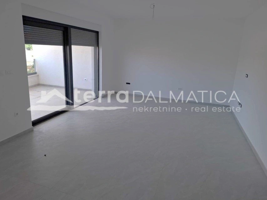 Komfortable Wohnung in Vodice - Neubau, 2 Schlafzimmer, Terrasse, Parkplatz