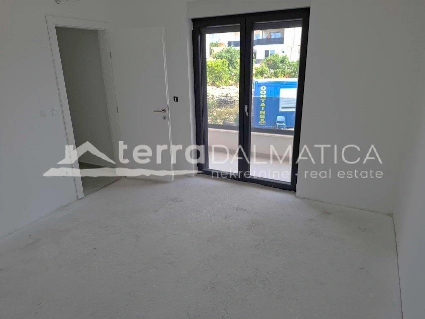Maisonette-Wohnung mit 3 Schlafzimmern, 3 Terrassen und Parkplatz - Neubau Vodice