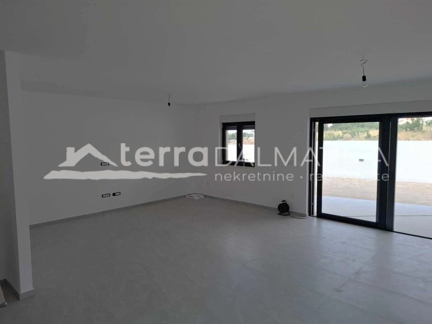 Maisonette-Wohnung mit 3 Schlafzimmern, 3 Terrassen und Parkplatz - Neubau Vodice