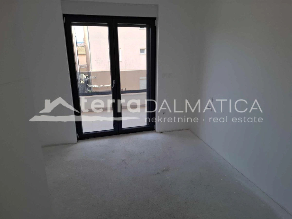 Elegante Maisonette-Wohnung in Vodice - Neubau, 98 m², 3 Balkone, Parkplatz